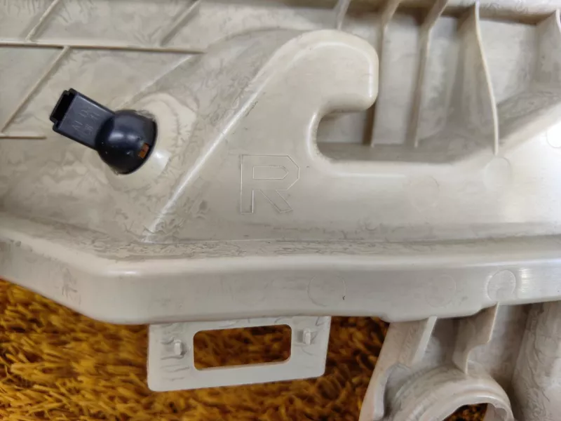 Обшивка багажника