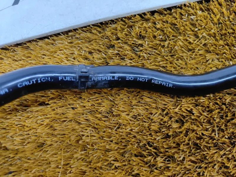 Трубка топливная