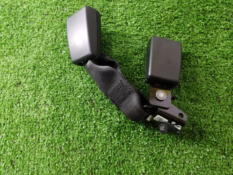 Ответная часть ремня безопасности