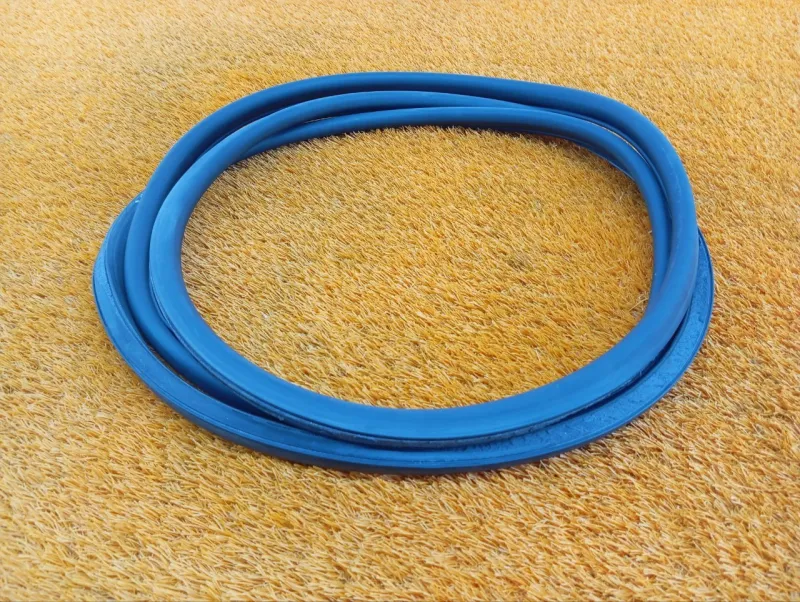 Уплотнитель двери