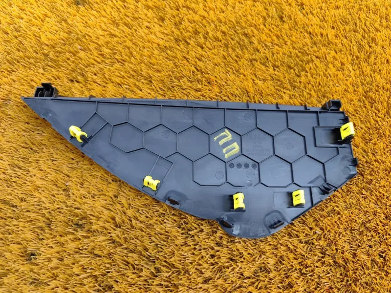 Накладка на торпедо