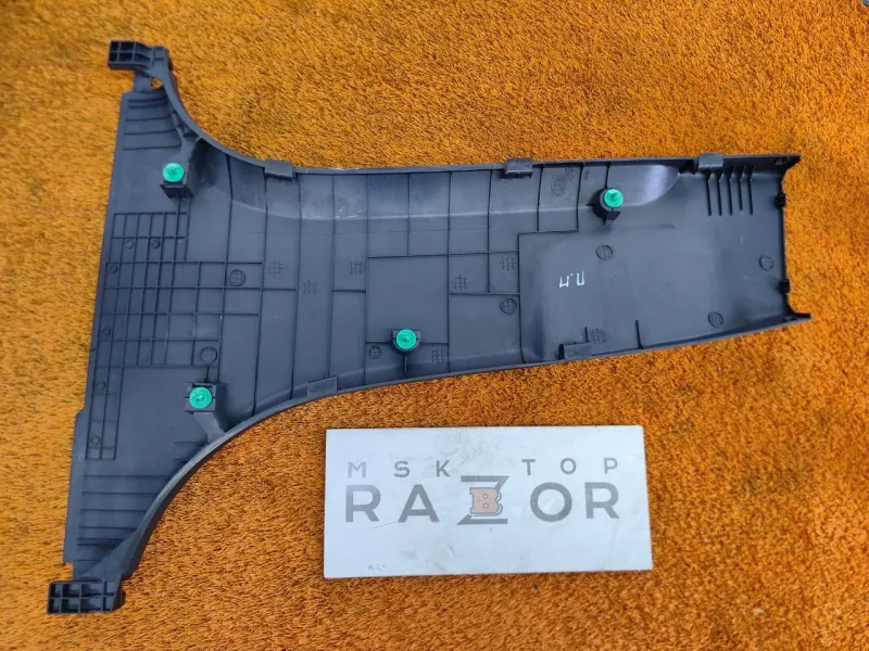 Обшивка центральной стойки