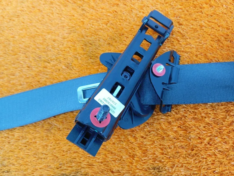 Ремень безопасности