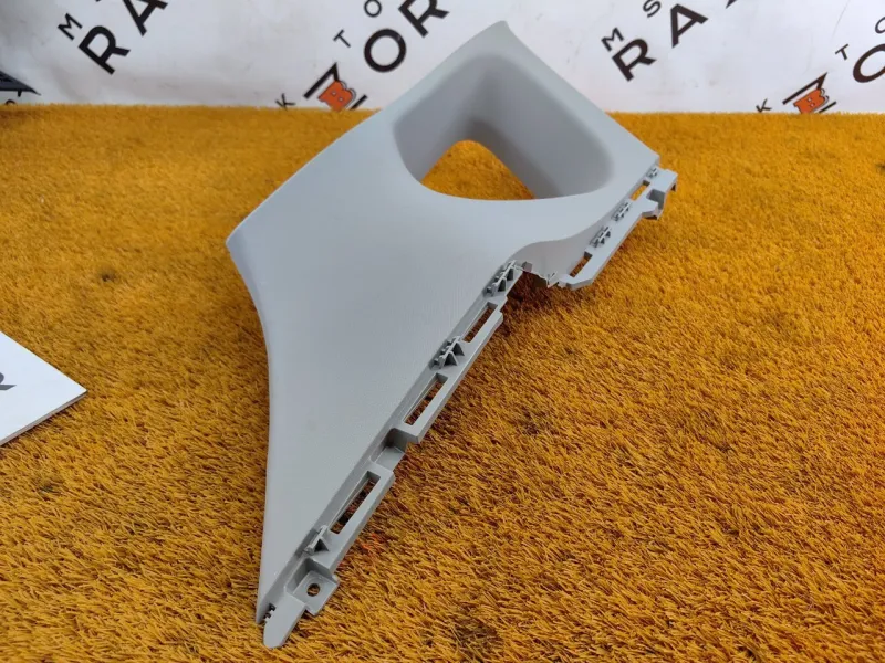 Накладка на стойку кузова