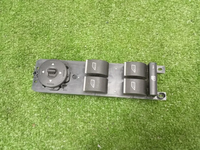 Кнопка стеклоподъемника