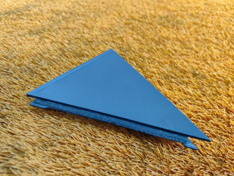 Уголок двери