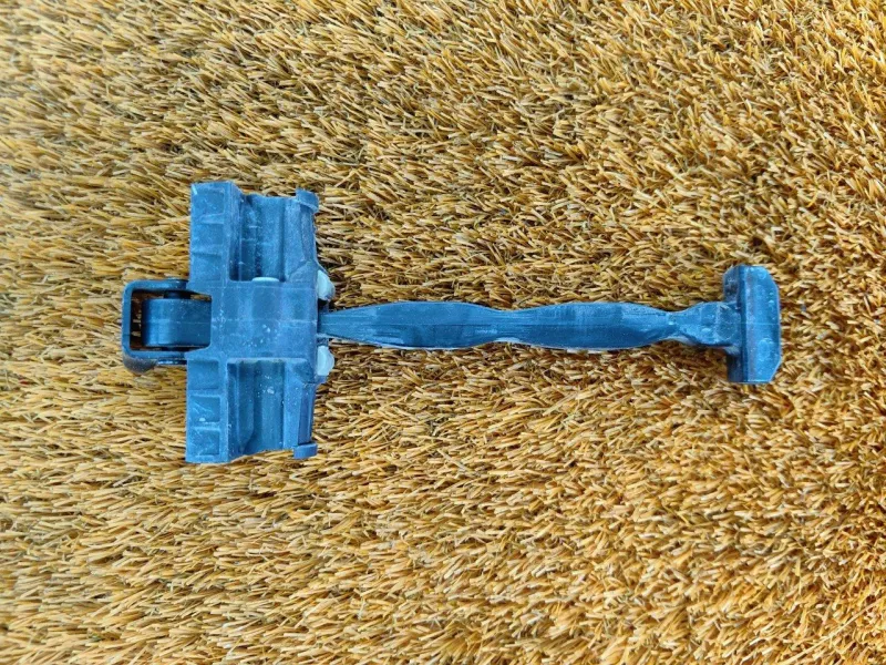 Ограничитель двери