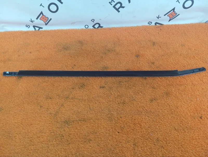 Молдинг стекла