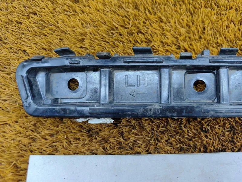 Крепление бампера