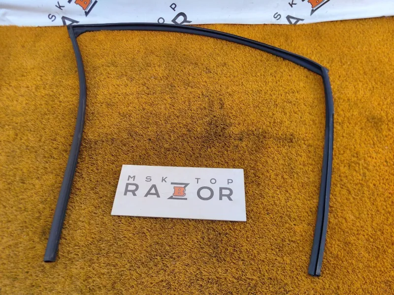 Уплотнитель стекла двери