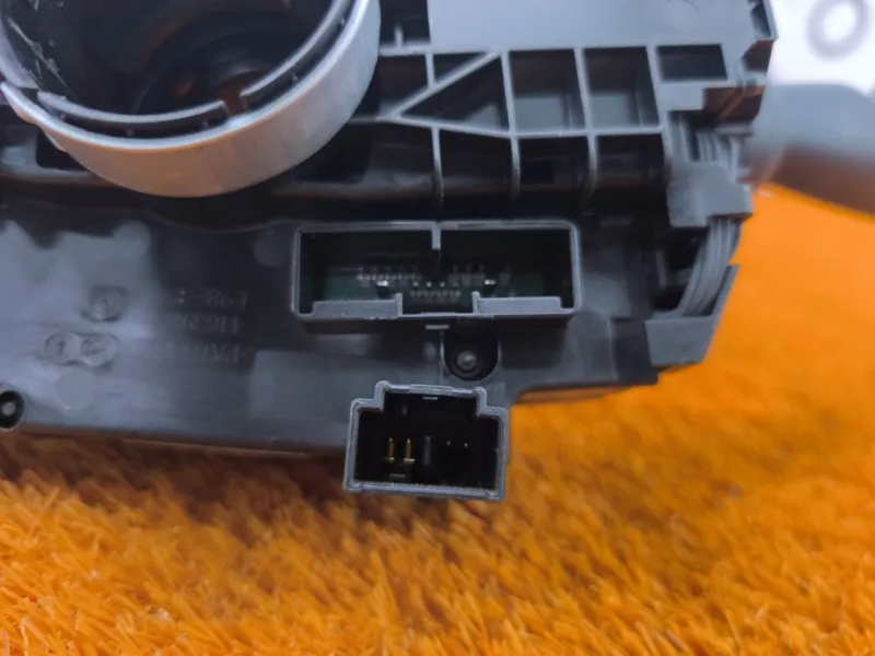 Подрулевой переключатель