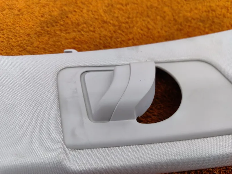 Обшивка центральной стойки