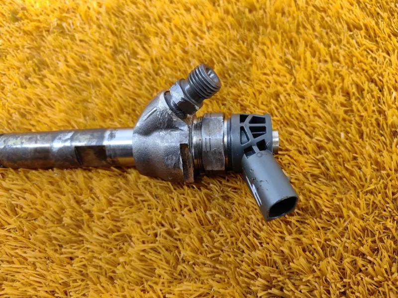 Форсунка топливная BMW 5-Series 2019 13538514148 G30 B47D20A