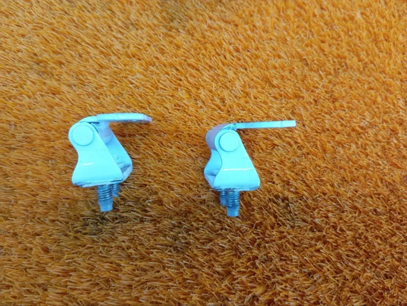 Петля двери багажника