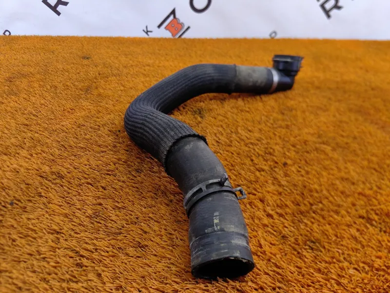 Патрубок радиатора