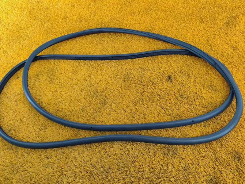 Уплотнитель двери