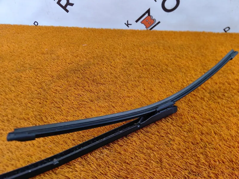 поводок стеклоочистителя