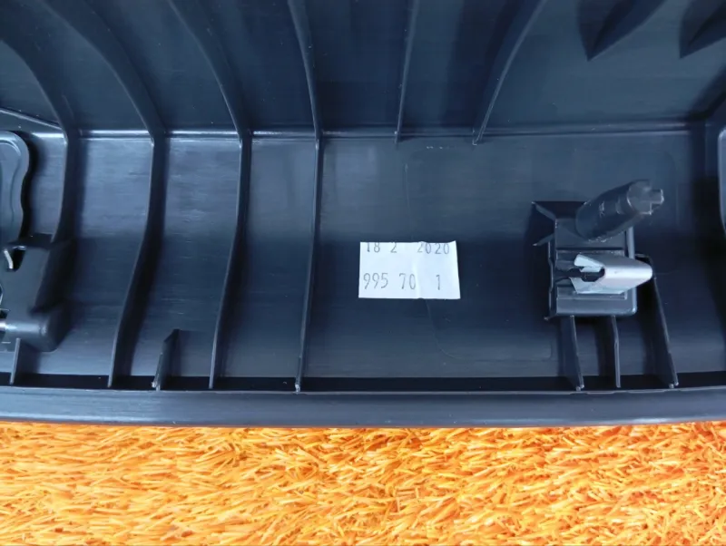 Накладка крышки багажника