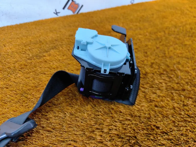 Ремень безопасности