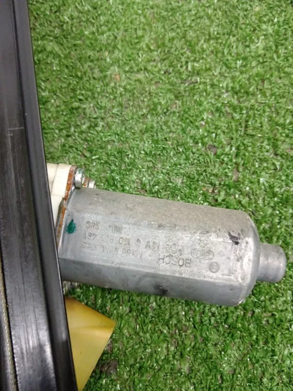 Стеклоподъемник BMW X5 2008 51357166382 E70, задний правый