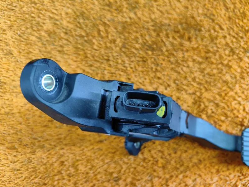 Педаль газа