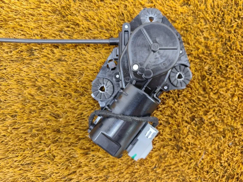 Замок багажника