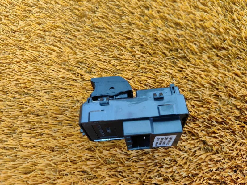 Кнопка стеклоподъемника