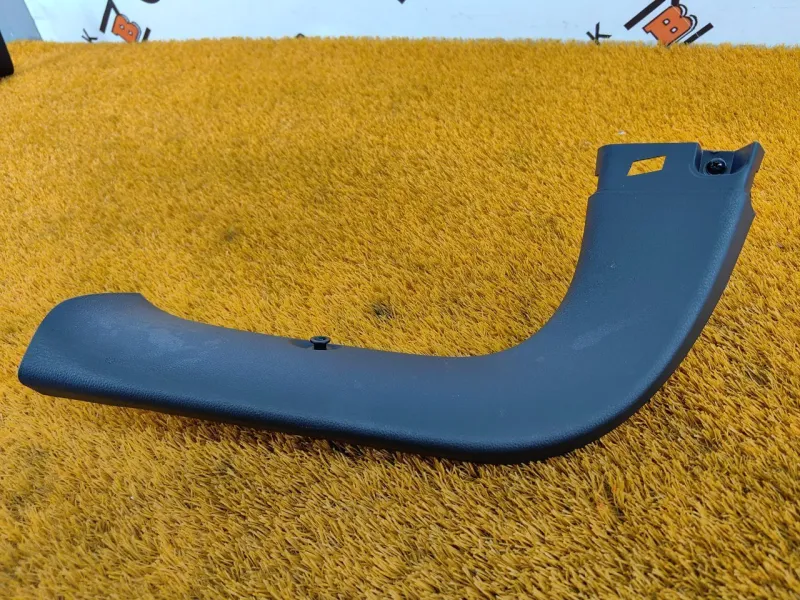 Накладка крышки багажника