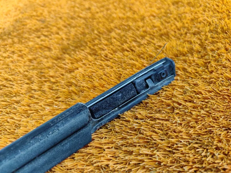 Уплотнитель стекла двери