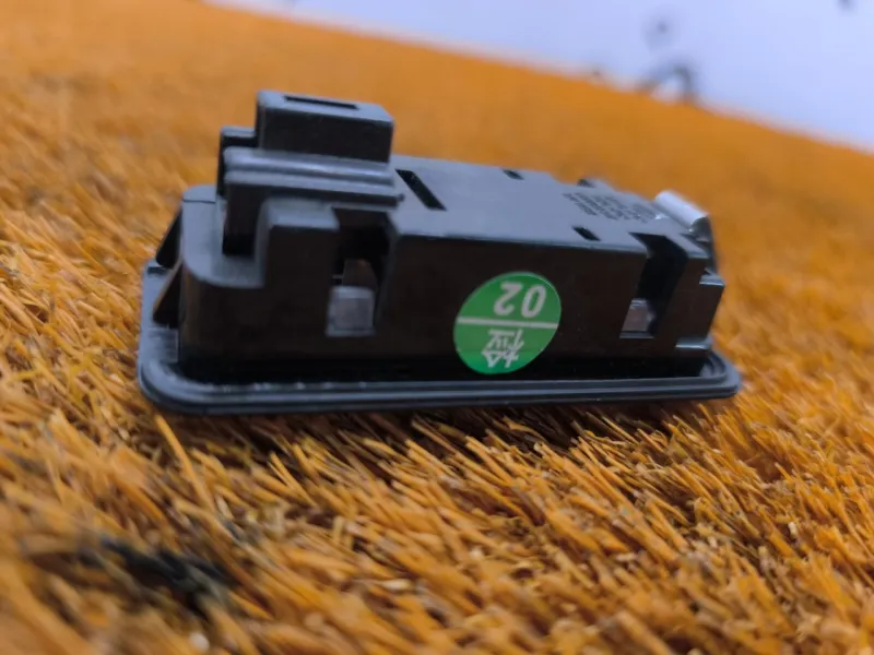 Плафон подсветки багажника