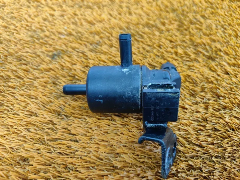 Клапан паров бензина