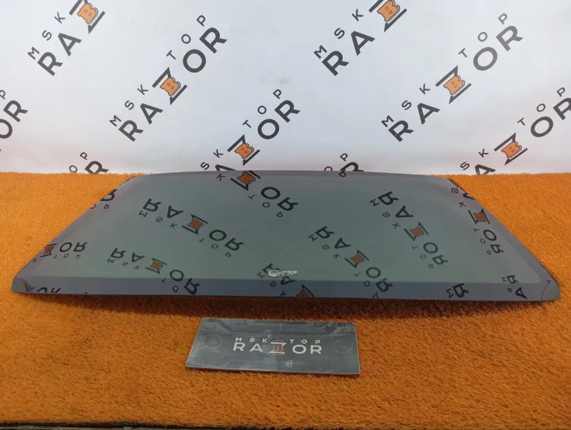 Стекло заднее