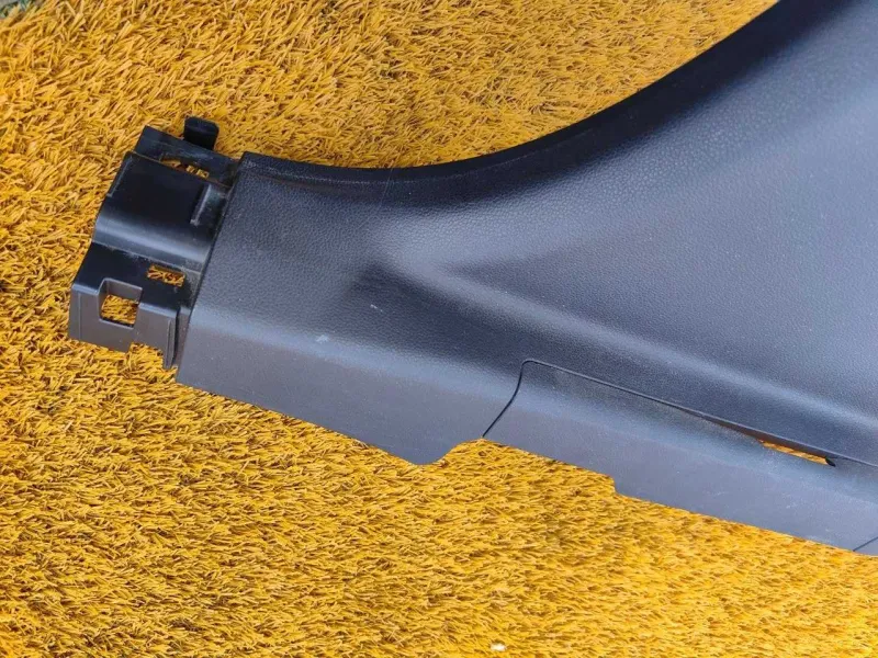 Обшивка центральной стойки