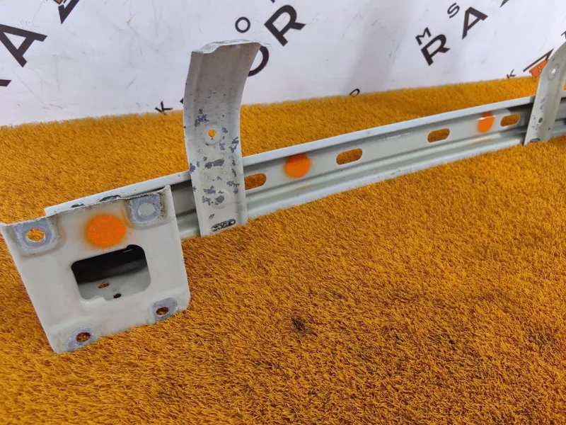 Усилитель бампера