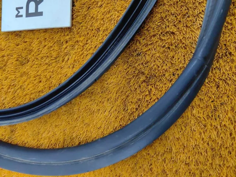 Уплотнитель багажника