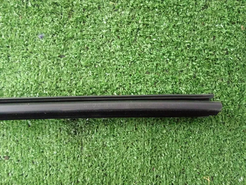 Уплотнитель стекла двери