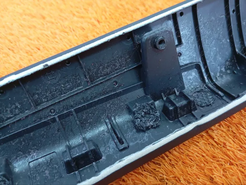 Накладка обшивки двери