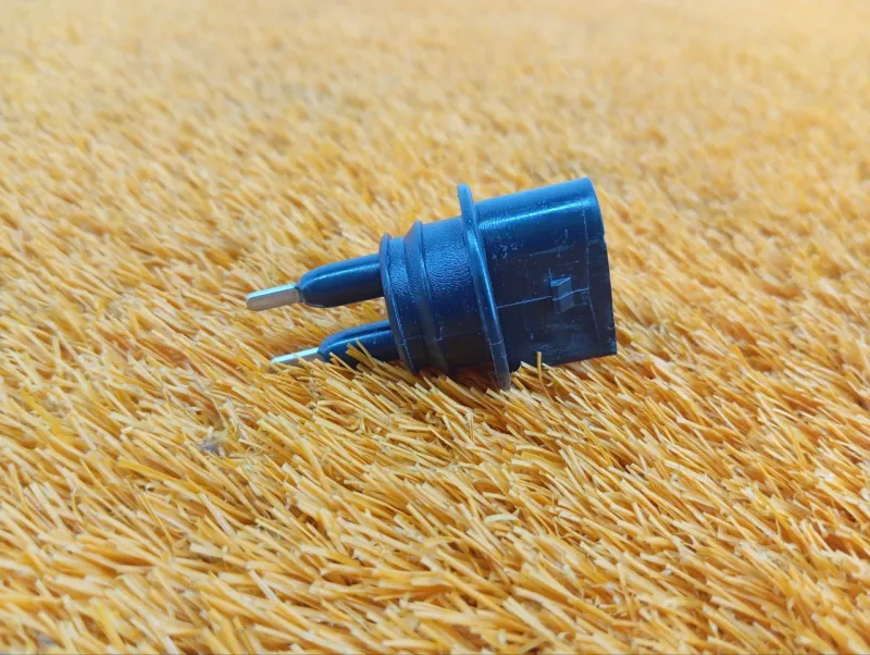 Датчик уровня бачка омывателя