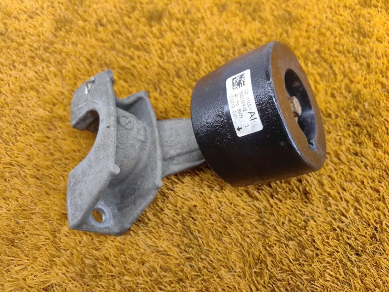 Кронштейн крепления стабилизатора BMW 5-Series 2019 33506861489 G30 B47D20A