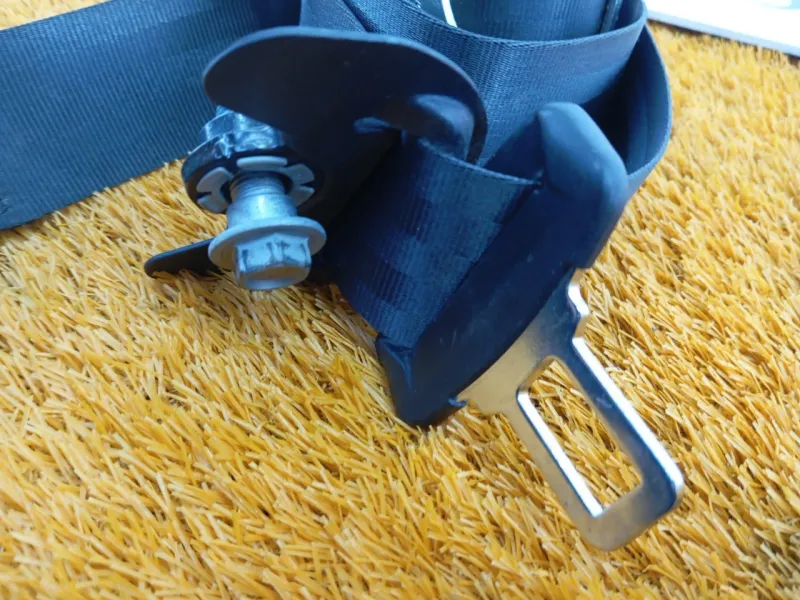 Ремень безопасности