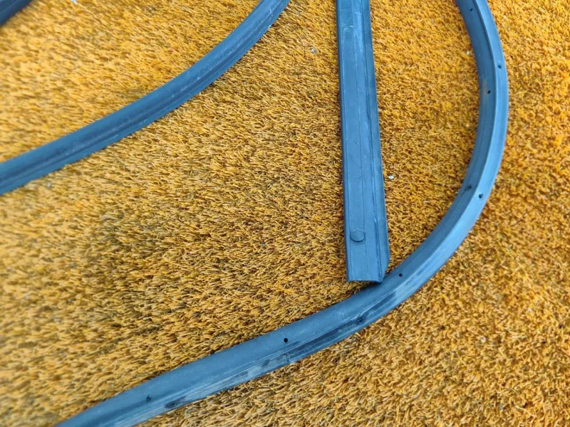 Уплотнитель двери