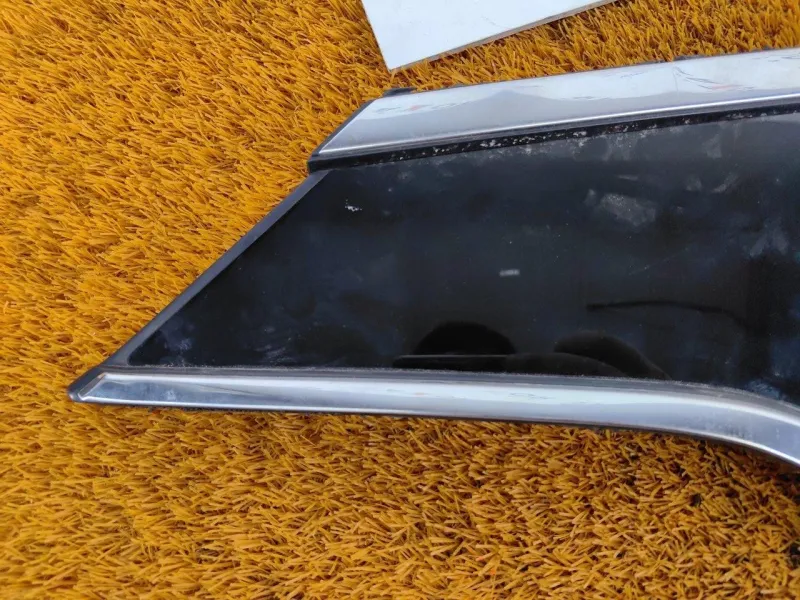 Форточка задняя