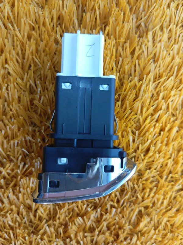 Кнопка аварийной сигнализации