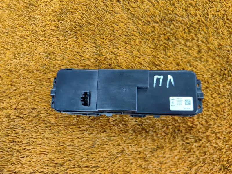 Блок управления стеклоподъемниками