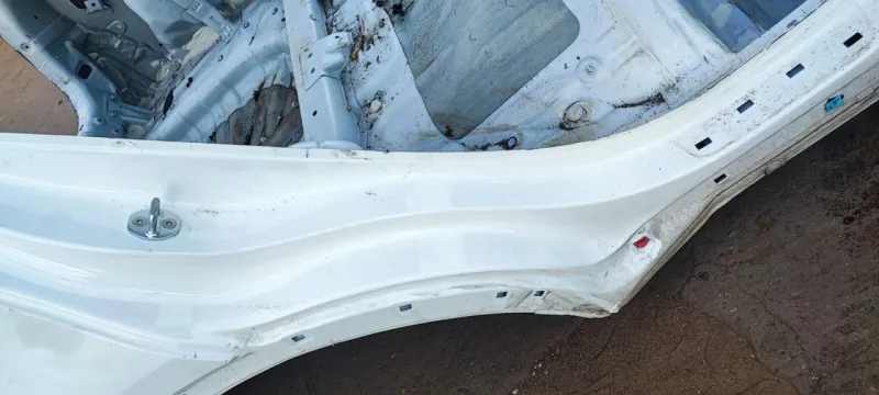 Порог с центральной стойкой