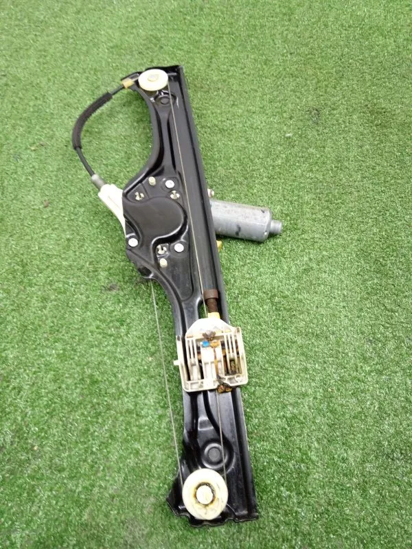 Стеклоподъемник BMW X5 2008 51357166382 E70, задний правый