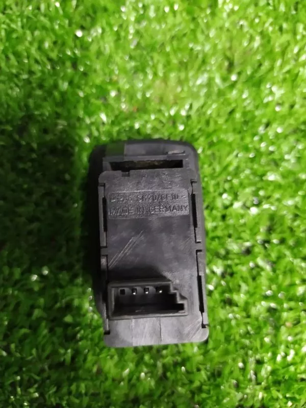 Кнопка стеклоподъемника