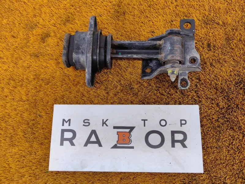 Подушка двигателя