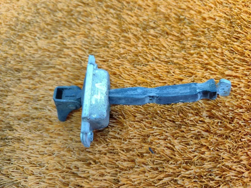 Ограничитель двери