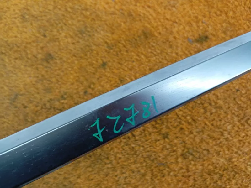 Молдинг крышки багажника